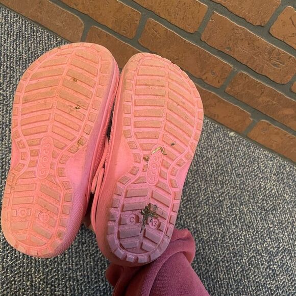 Crocs - Kids Pink Lined Crocs - Picture 4 of 4